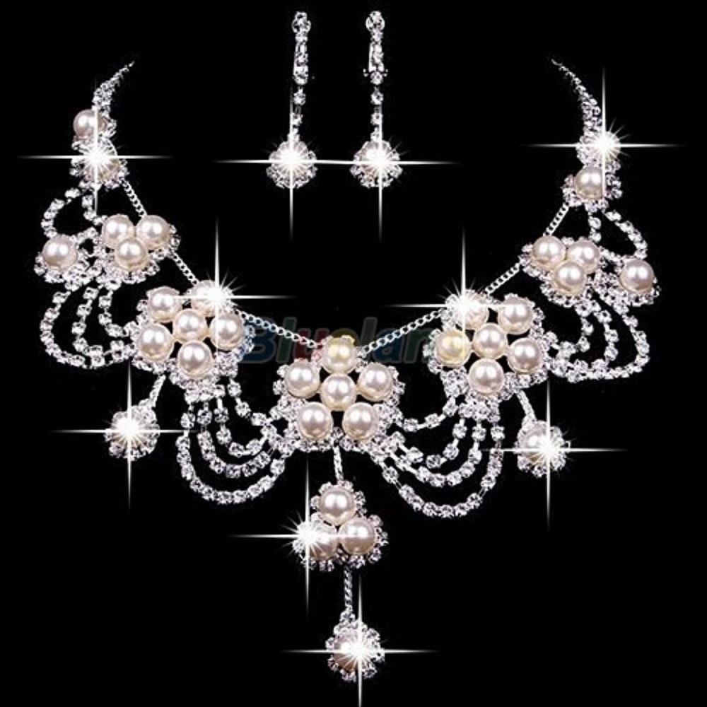 Sliver Plated Rhinestone Crystal Faux Pearl Neckla - Picture 1 of 2